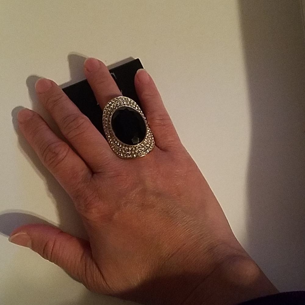 I.N.C large ring. - Picture 3 of 3